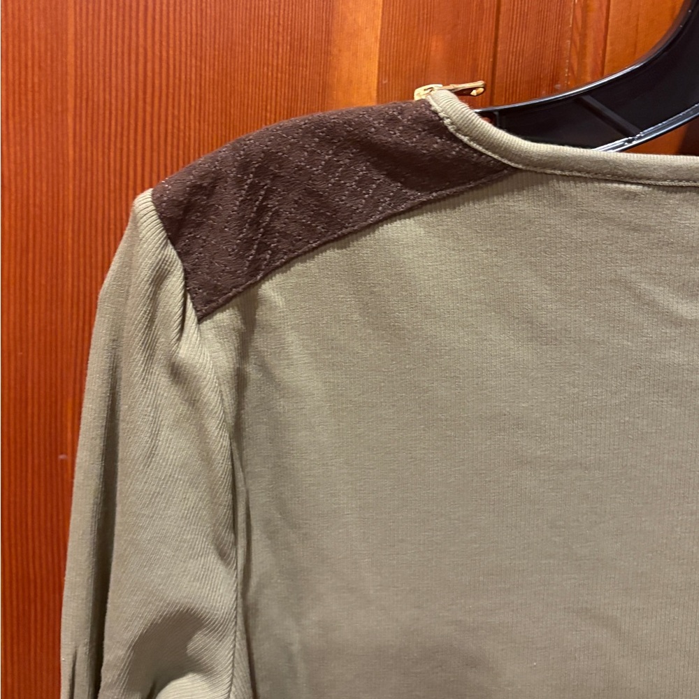 Lauren Ralph Lauren Ribbed Long Sleeve Crewneck Top W/Shoulder Zipper Detailing - Picture 8 of 9